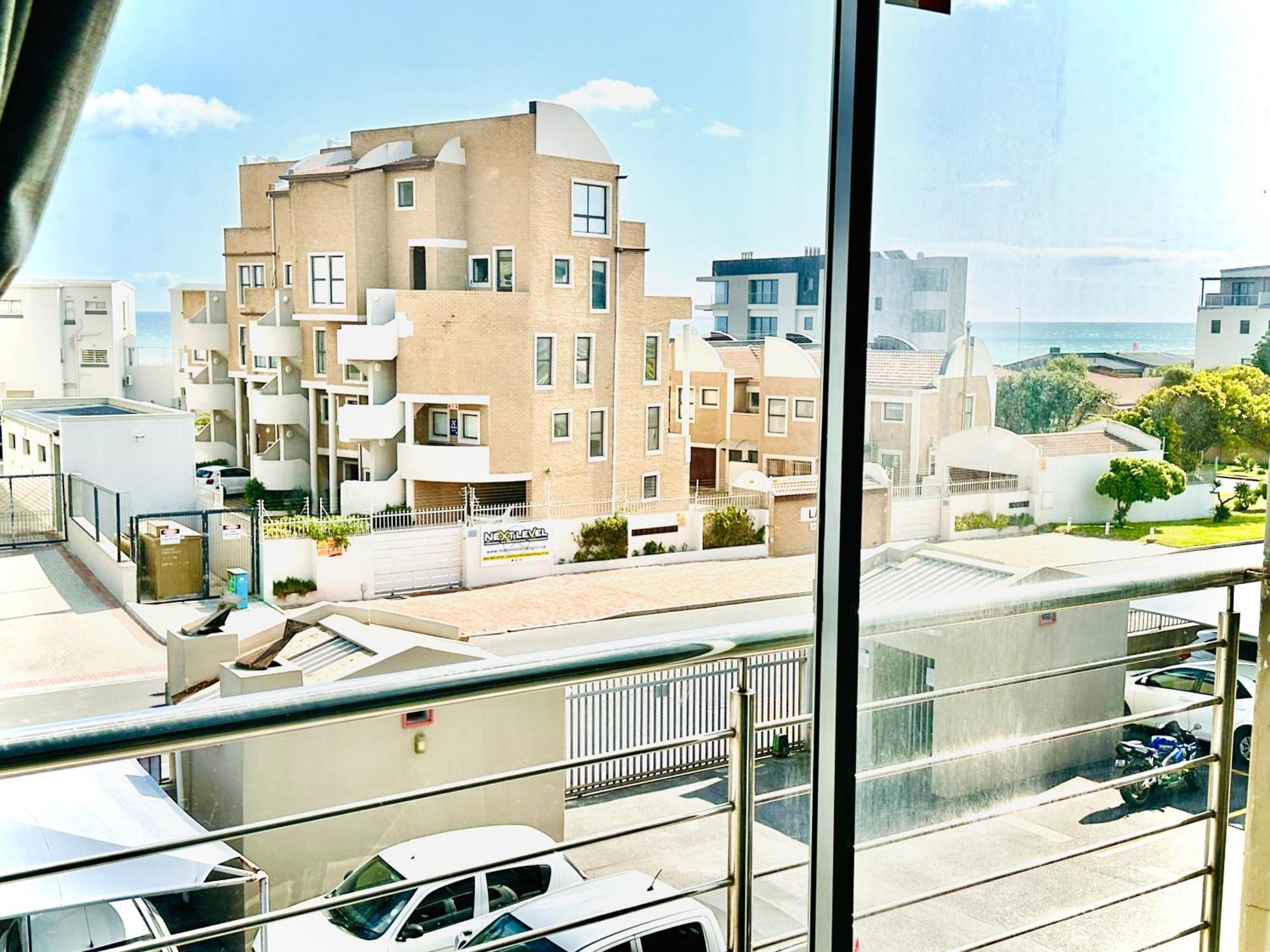 Caline Vip Apartments, Beach Close Блубергстранд Екстериор снимка
